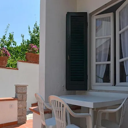 Apartman Denise 1 SantʼAndrea